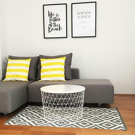 Apartment The Place Novigrad  Екстер'єр фото
