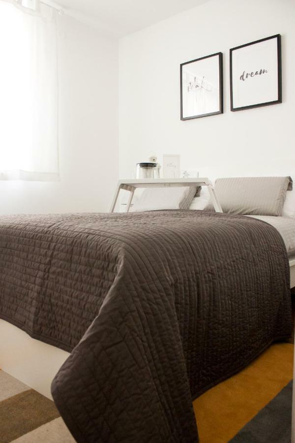 Apartment The Place Novigrad  Екстер'єр фото