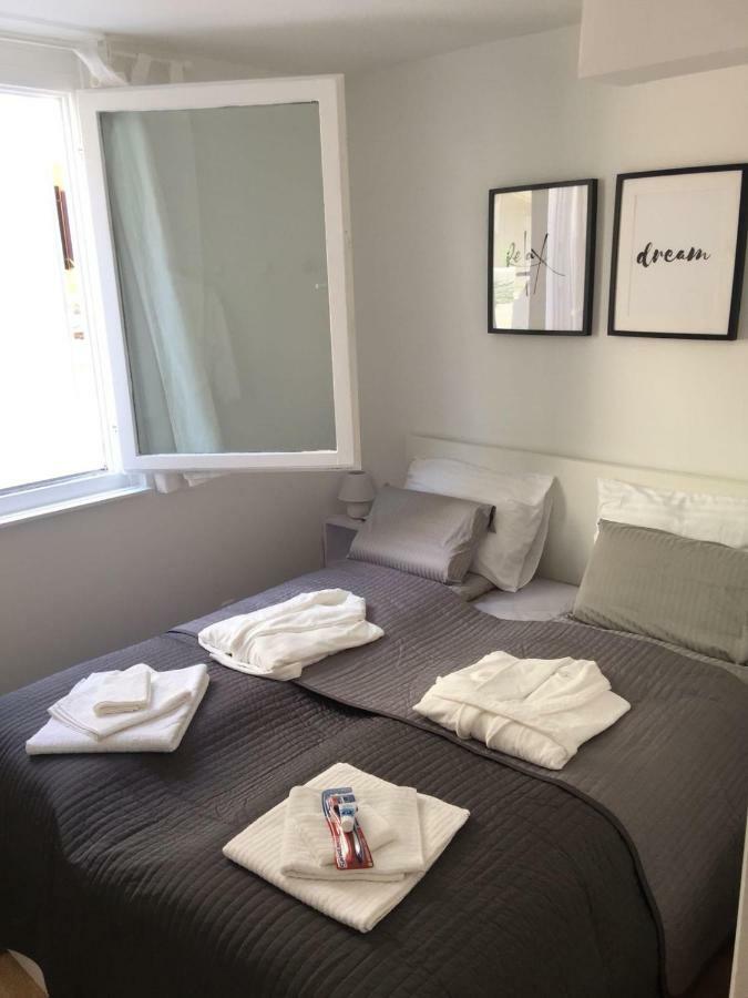 Apartment The Place Novigrad  Екстер'єр фото