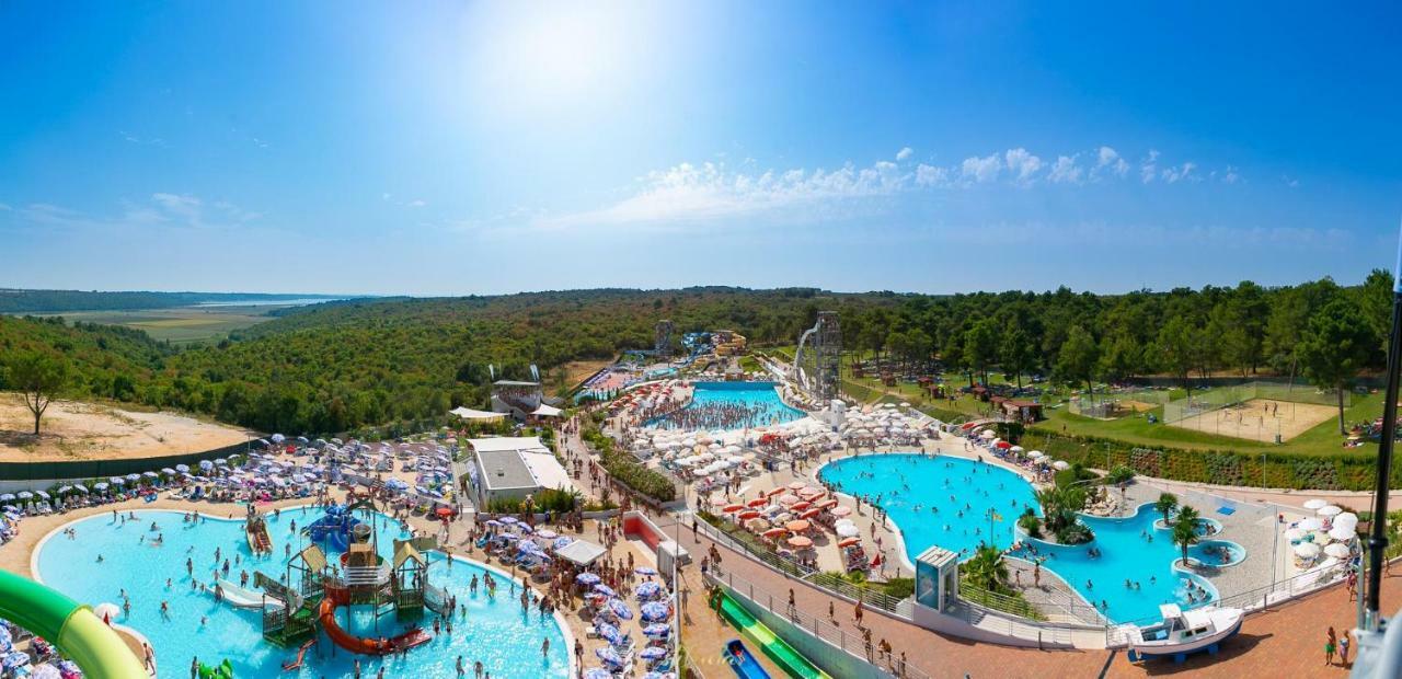 Apartment The Place Novigrad  Екстер'єр фото
