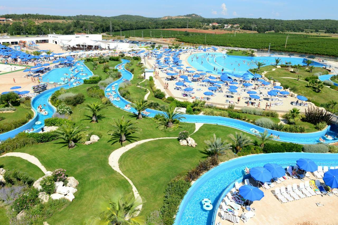Apartment The Place Novigrad  Екстер'єр фото