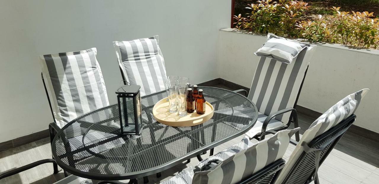 Apartment The Place Novigrad  Екстер'єр фото