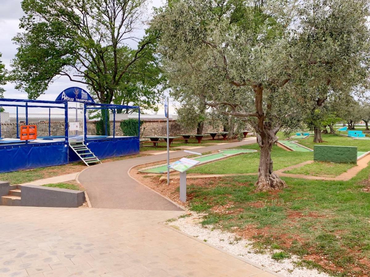 Apartment The Place Novigrad  Екстер'єр фото