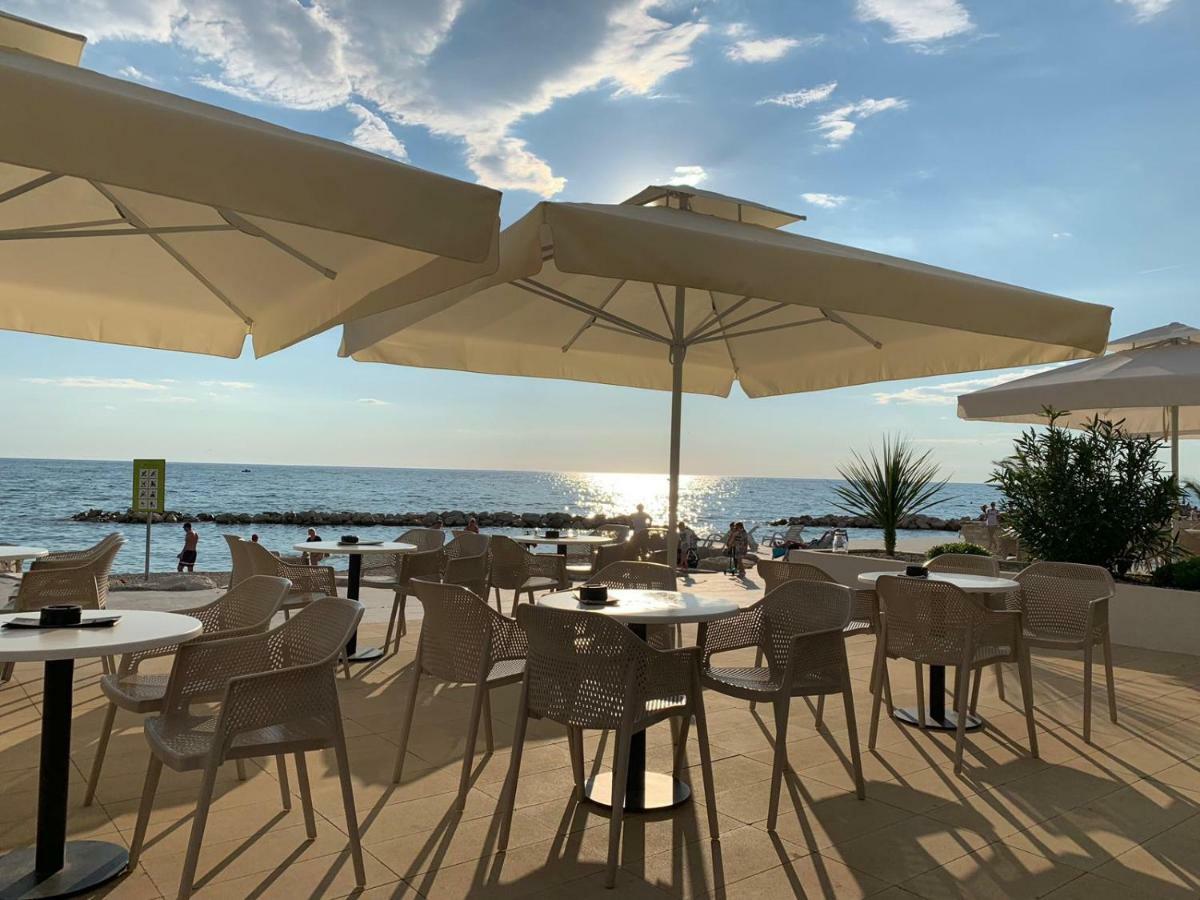 Apartment The Place Novigrad  Екстер'єр фото